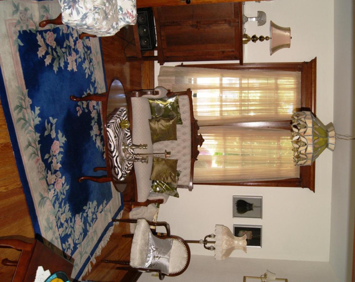 وندسور Ye Olde Walkerville Bed & Breakfast المظهر الخارجي الصورة