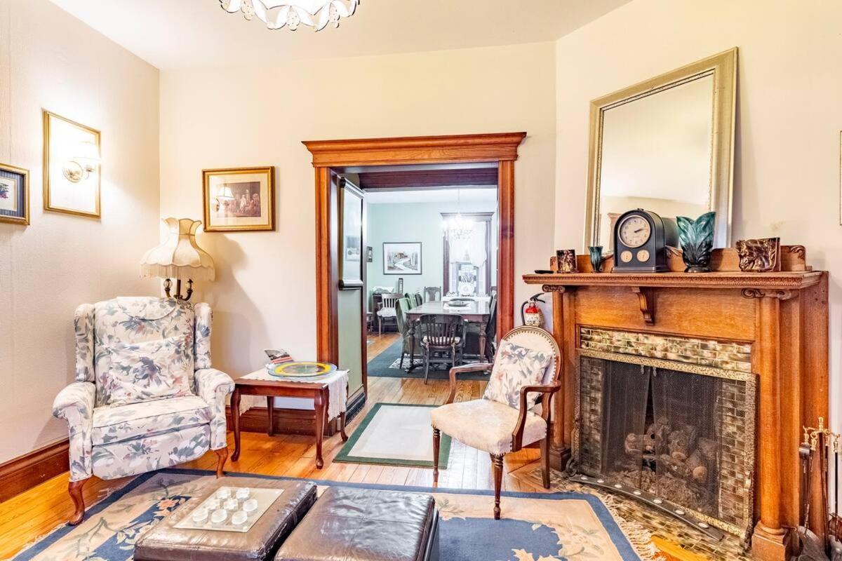 وندسور Ye Olde Walkerville Bed & Breakfast المظهر الخارجي الصورة