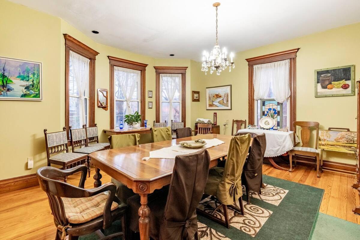 وندسور Ye Olde Walkerville Bed & Breakfast المظهر الخارجي الصورة