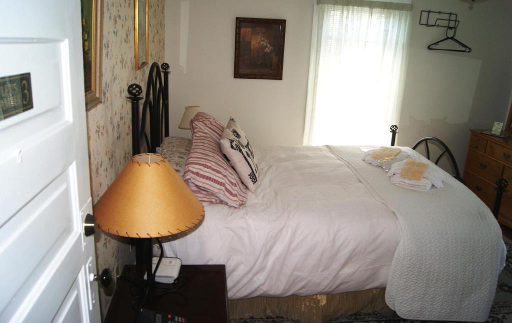 وندسور Ye Olde Walkerville Bed & Breakfast الغرفة الصورة